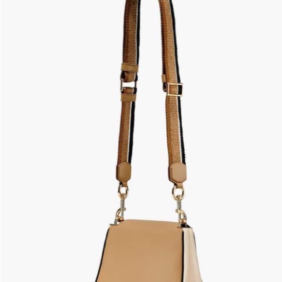 THE COLORBLOCK J MARC
CHAIN MINI SATCHEL
Two way/ removable strap - Picture 2 of 4